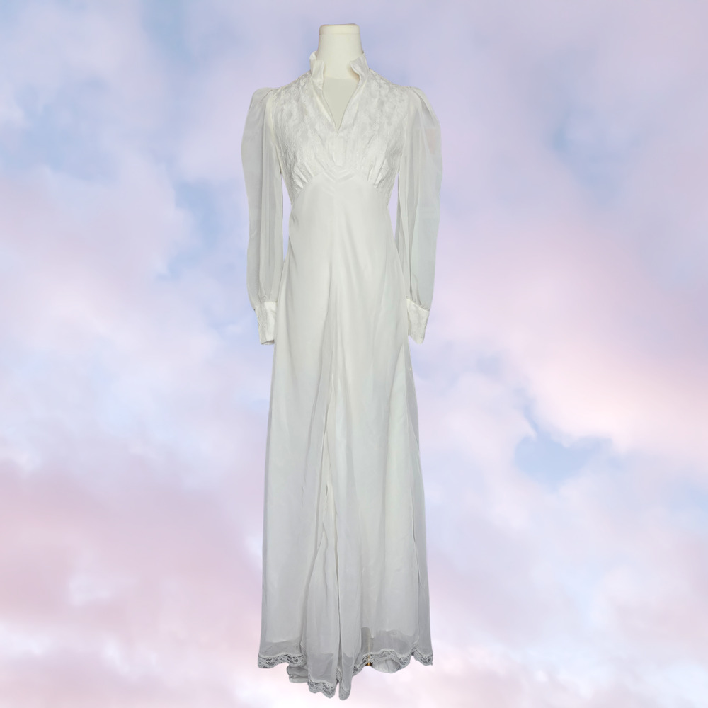 Vtg Handmade White Lace Long Sleeve Bridal Wedding Gown Dress Long Train Vintage